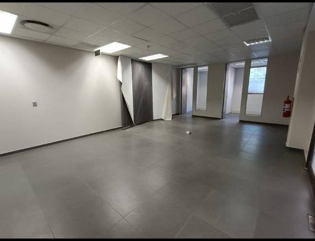 BUSINESS PROPERTY TO RENT IN CONSTANTIA KLOOF